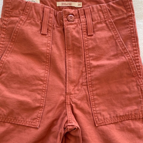 Levi’s | Ribcage Straight Cargo Pant - Picture 3 of 9